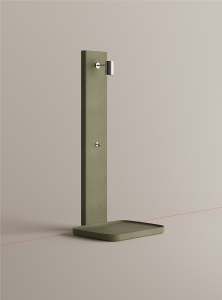 Showers and shower trays